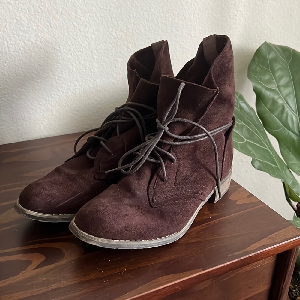 Chase & Chloe Tie Ankle Suede Booties Brown 9